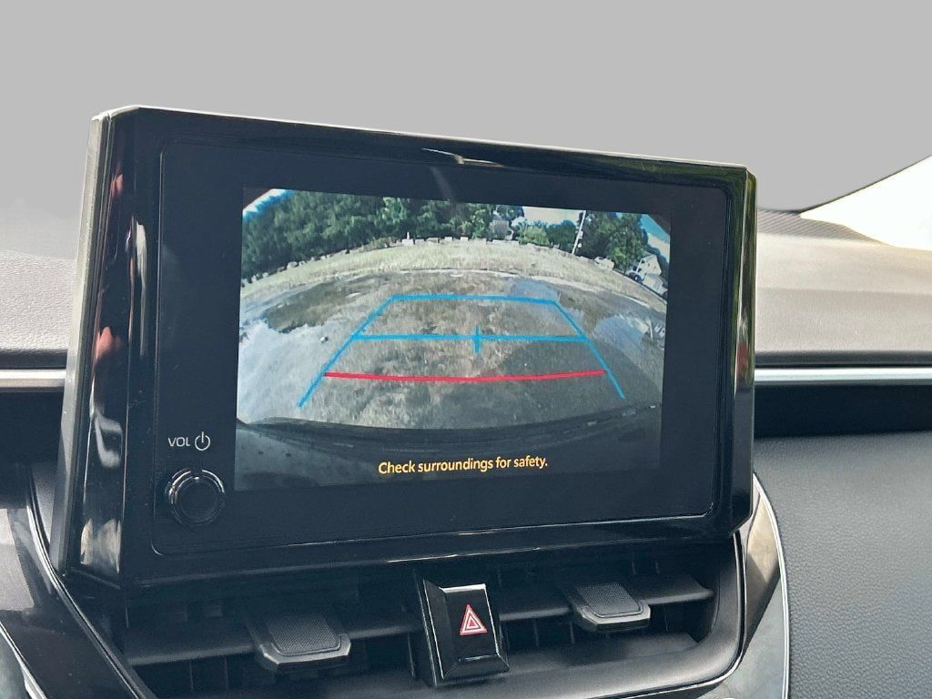 Used 2025 Toyota Corolla LE FWD image 29