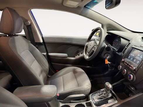 Used 2018 Kia Forte LX w/ LX Popular Package image 15