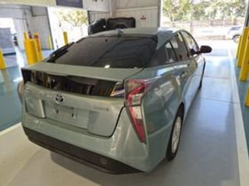 Used 2016 Toyota Prius Two FWD image 3