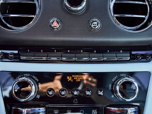 Used 2025 Rolls-Royce Spectre Base image 78