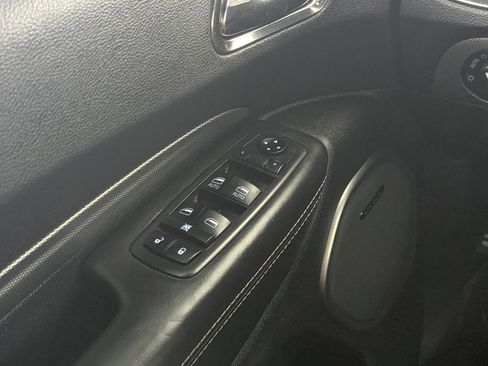Used 2019 Dodge Durango SRT w/ Technology Group AWD/4WD image 15