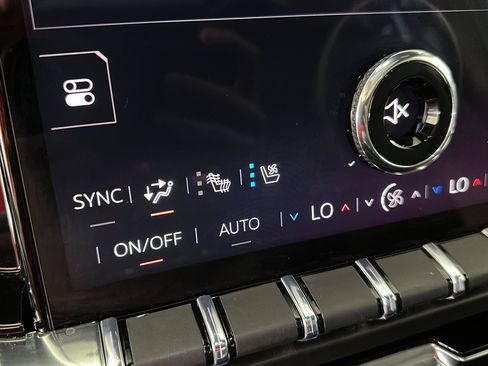 Used 2026 GMC Yukon XL Denali w/ Sun & Power Step Package AWD/4WD image 25