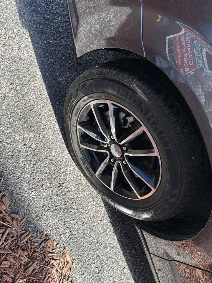 Used 2018 Dodge Grand Caravan GT FWD image 4