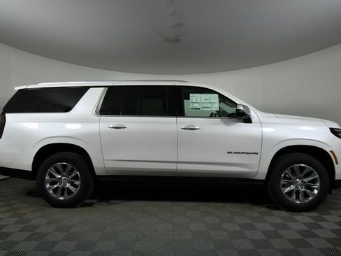 New 2025 Chevrolet Suburban Premier image 15