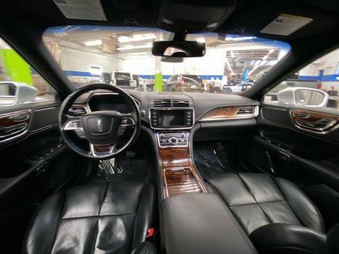 Used 2017 Lincoln Continental Reserve w/ Technology Package FWD image 27