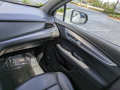 Used 2022 Cadillac XT5 Luxury image 16