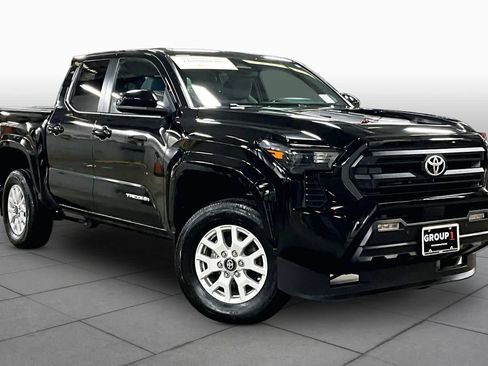 Certified 2024 Toyota Tacoma SR5 AWD/4WD image 3