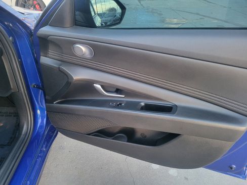 Used 2023 Hyundai Elantra SEL w/ Convenience Package image 28