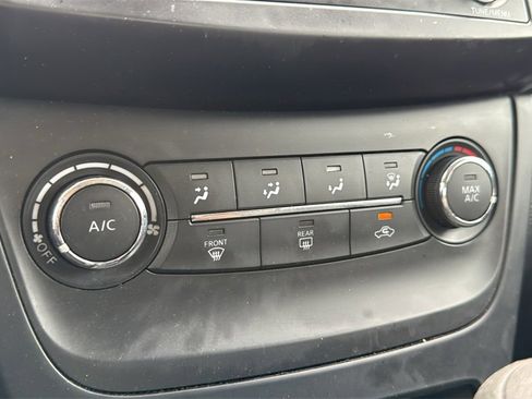 Used 2017 Nissan Sentra S image 23
