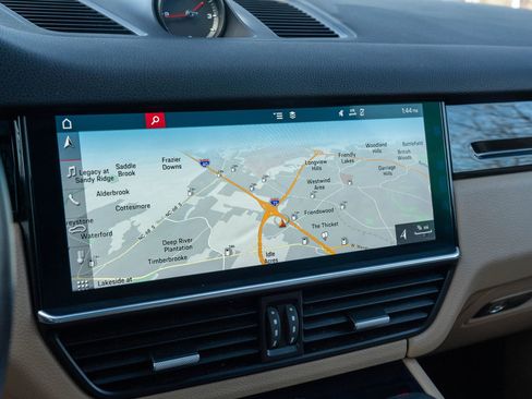 Used 2019 Porsche Cayenne image 27