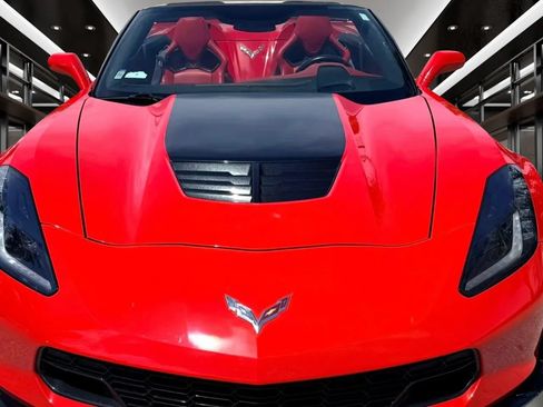 Used 2015 Chevrolet Corvette Z06 w/ 3LZ Preferred Equipment Group RWD image 9
