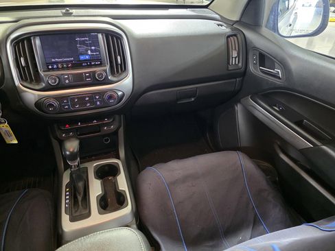 Used 2022 Chevrolet Colorado LT w/ Luxury Package image 13