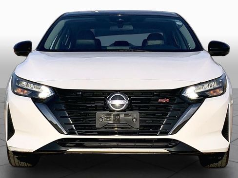 Used 2025 Nissan Sentra SR w/ SR Premium Package FWD image 4