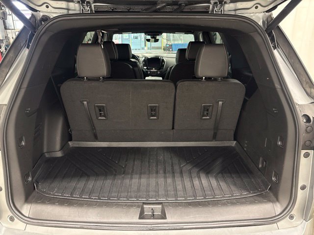 Used 2023 Chevrolet Traverse Premier FWD image 35