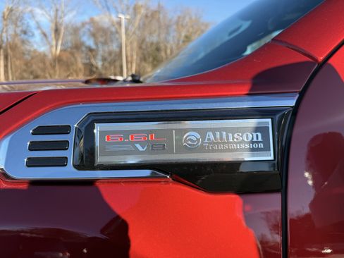 New 2026 GMC Sierra 2500 SLT w/ SLT Premium Package image 19