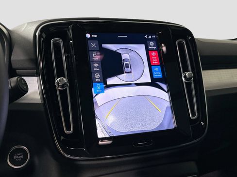 New 2026 Volvo XC40 B5 Ultra w/ Protection Package Premier AWD/4WD image 13