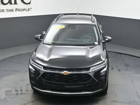 Used 2025 Chevrolet Trax LT FWD image 59