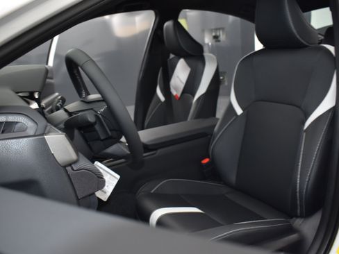 Used 2025 Toyota Camry SE image 23