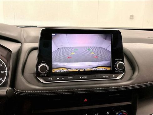 Used 2024 Nissan Rogue S image 28