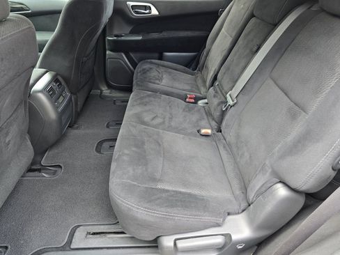 Used 2016 Nissan Pathfinder SV AWD/4WD image 26