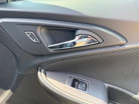 Used 2024 Chevrolet Malibu LT FWD image 16