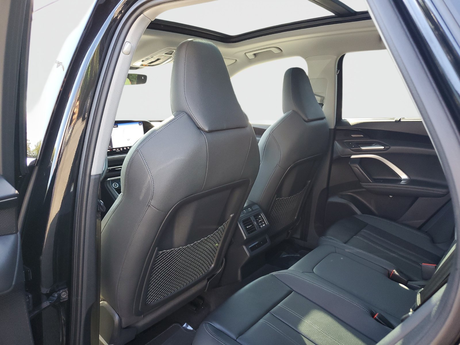 Used 2025 Audi Q5 Premium Plus w/ Premium Plus AWD/4WD image 14