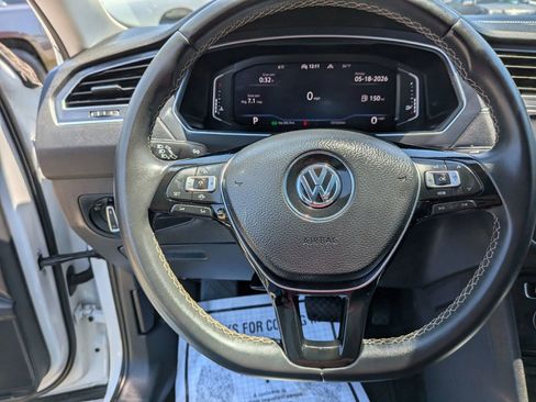 Used 2021 Volkswagen Tiguan SEL AWD/4WD image 55
