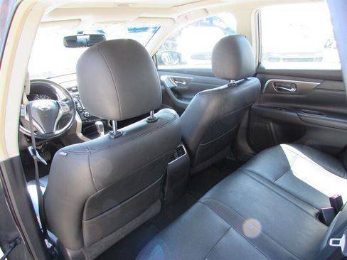 Used 2013 Nissan Altima 2.5 SL w/ Technology Pkg FWD image 21