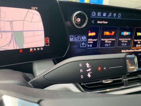 New 2026 Chevrolet Equinox EV LT FWD image 31