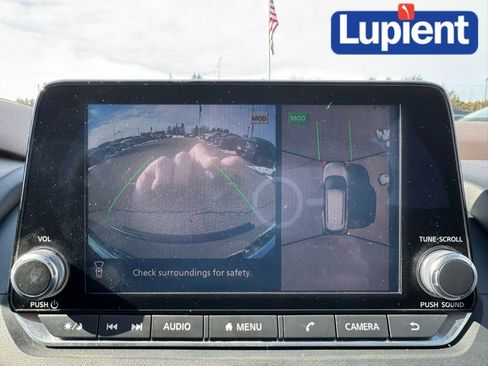 Used 2021 Nissan Rogue SV image 17