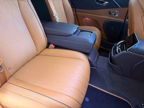 Used 2020 Bentley Flying Spur W12 image 37