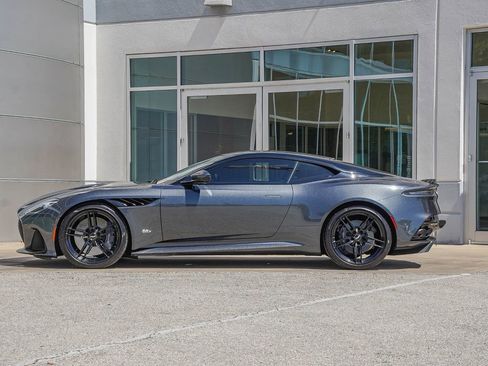 Used 2019 Aston Martin DBS Superleggera image 12