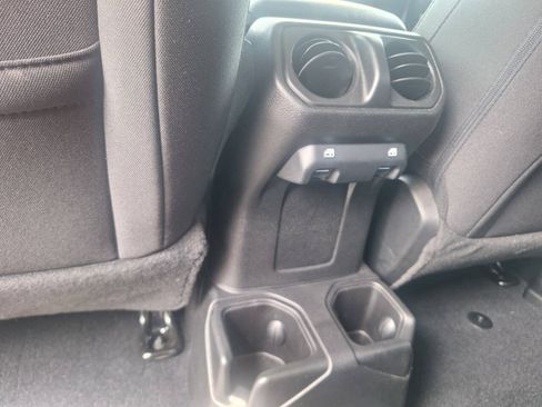 Used 2023 Jeep Gladiator Sport AWD/4WD image 29