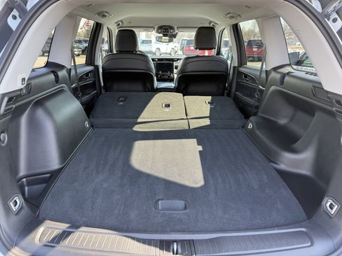 Used 2023 Jeep Grand Cherokee Limited image 16