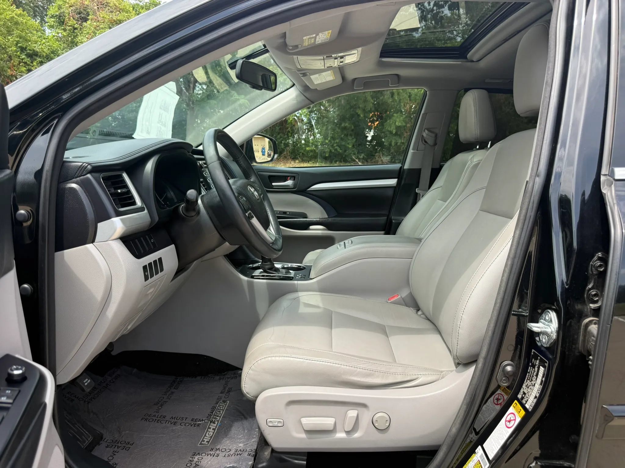 Used 2016 Toyota Highlander XLE w/ Protection Package #3 AWD/4WD image 10