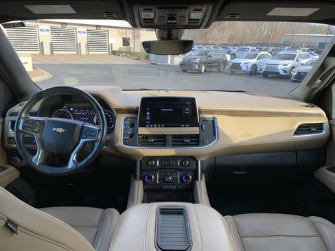 Used 2021 Chevrolet Tahoe Premier w/ Premium Package image 30