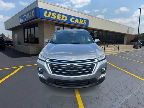 Used 2023 Chevrolet Traverse LT AWD/4WD image 3