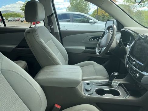 Used 2020 Chevrolet Traverse LT image 10