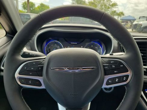 New 2026 Chrysler Pacifica Select image 18