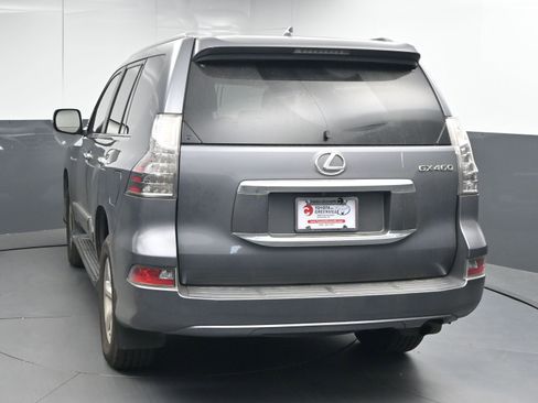 Used 2017 Lexus GX 460 image 2