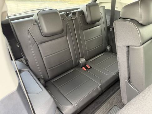 Used 2021 Volkswagen Tiguan SEL FWD image 28