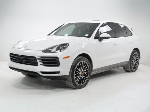 Certified 2023 Porsche Cayenne Platinum Edition image 1
