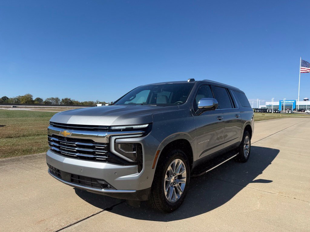 Used 2026 Chevrolet Suburban Premier AWD/4WD image 12