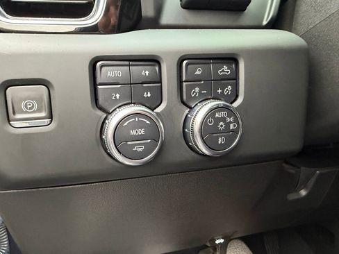 Used 2024 GMC Sierra 3500 Denali Ultimate image 26