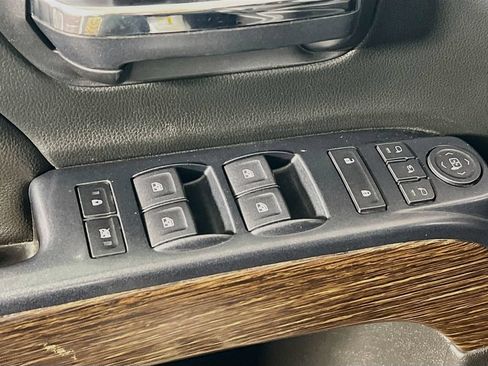 Used 2018 GMC Sierra 2500 Denali AWD/4WD image 15