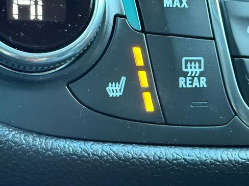 Used 2023 Chevrolet Equinox RS AWD/4WD image 11