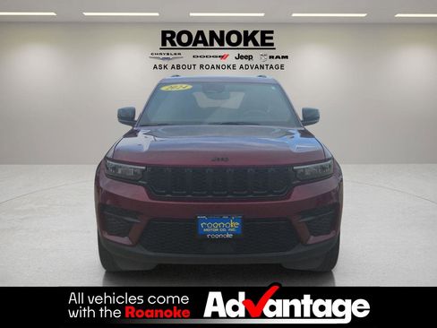 Used 2024 Jeep Grand Cherokee Altitude AWD/4WD image 6