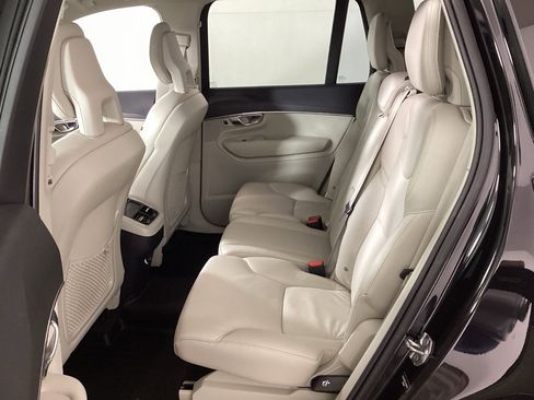 Used 2020 Volvo XC90 T6 Momentum AWD/4WD image 14