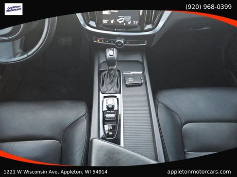 Used 2019 Volvo S60 T5 Momentum w/ Premium Package image 23