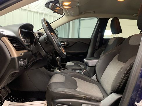 Used 2014 Jeep Cherokee Latitude w/ Cold Weather Group image 15